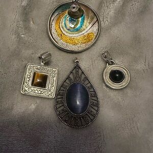 Vintage necklace pendant lot (my9)